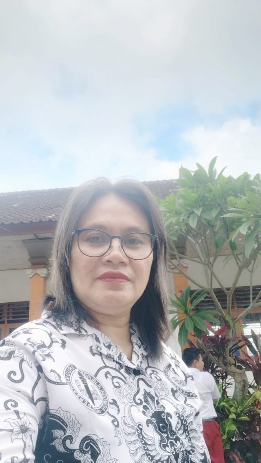 <center>Kepala Sekolah<br>Ni Komang Ayu Sekaryati,S.Pd.</center>